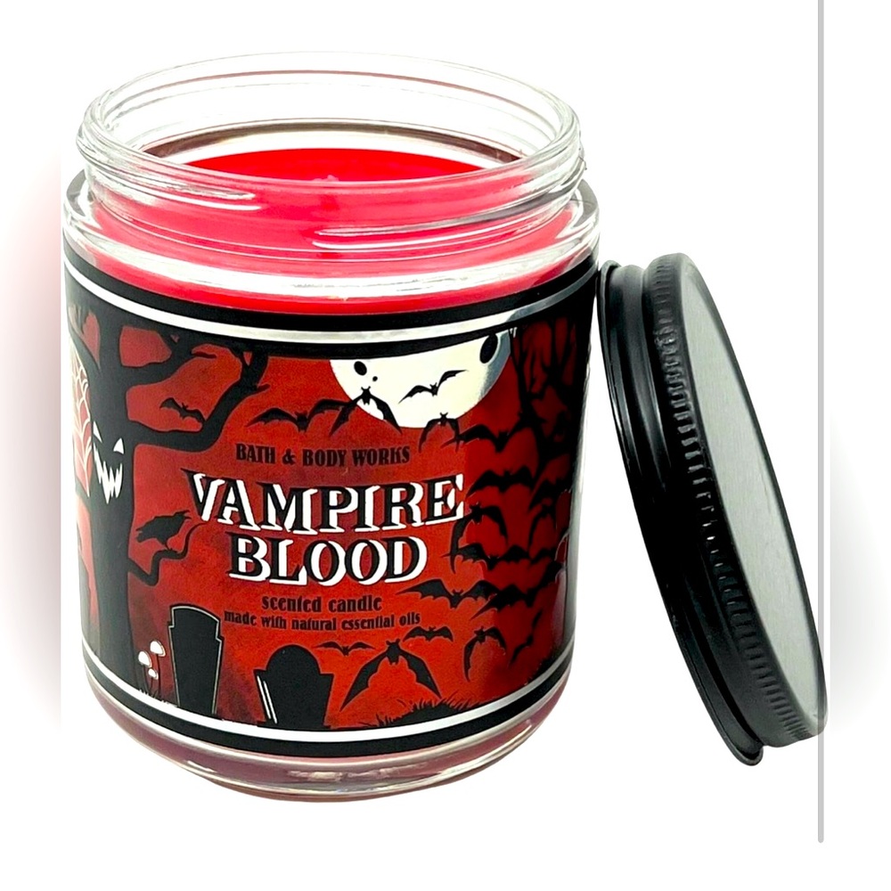 🩸NWT! Bath & Body Works Halloween Vampire Blood Single Wick Jar Candle with Lid🩸